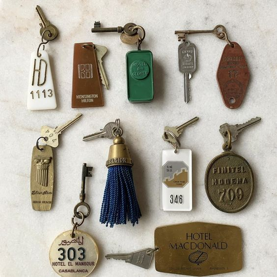 jdomito_'s tweet photo. Bring hotel keys back 😬 https://t.co/gDyWZvRsQm