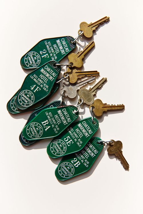 jdomito_'s tweet photo. Bring hotel keys back 😬 https://t.co/gDyWZvRsQm