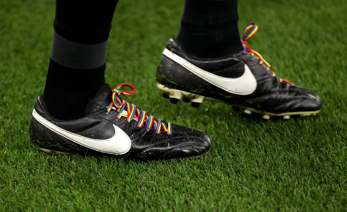 We’re proud to support Stonewall’s Rainbow Laces campaign 🏳️‍🌈

Football is for everyone, which is why it’s so important to speak out against discrimination and in support of the LGBTQ+ community 

#RainbowLaces