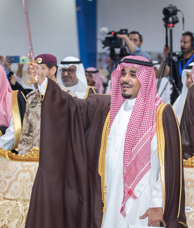 أبارك لسمو سيدي الأمير #تركي_بن_هذلول نائب أمير منطقة #نجران قدوم المولود الجديد الأمير ( عبدالعزيز ) .
سائلاً الله أن يحفظه وأن يجعله من مواليد السعادة ويتربى بعزكم ياسيدي 🤍🤍 .
#تركي_بن_هذلول 
#تركي_الانسانية