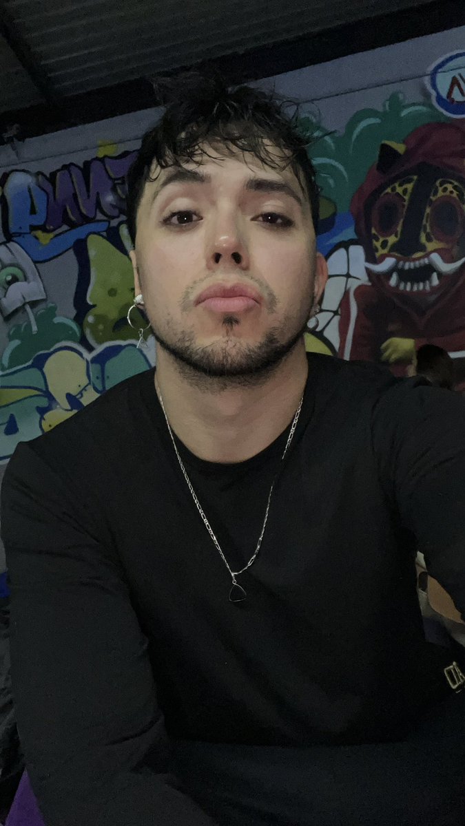 Bruniboy_'s tweet photo. Bañarme en sudor es mi pasión! 🥵 https://t.co/J4vqS53BSv