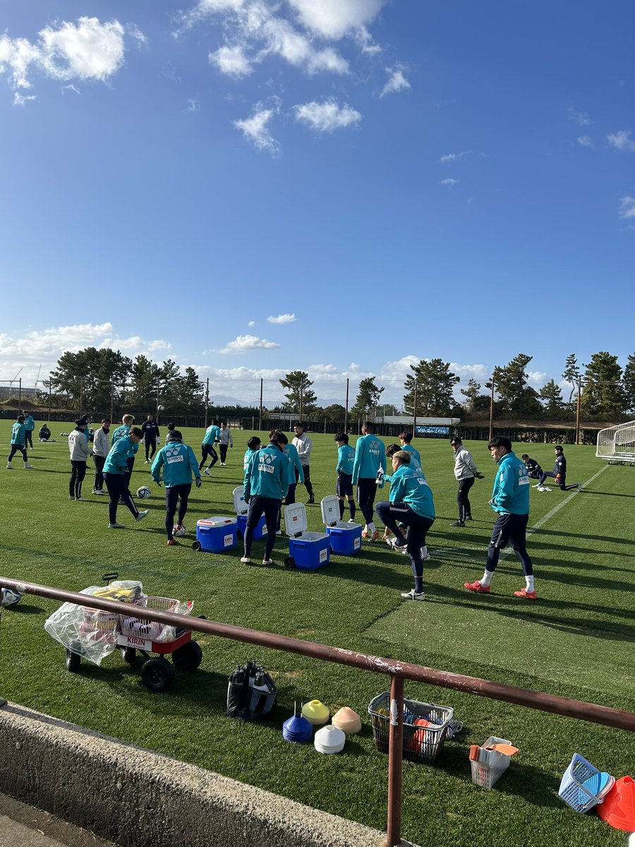 _amor__08's tweet photo. 今日の雁ノ巣です⚽️
前半クッッソ寒かったけどファンサの時間はあったかかった☀️ https://t.co/MIezfpSQbE