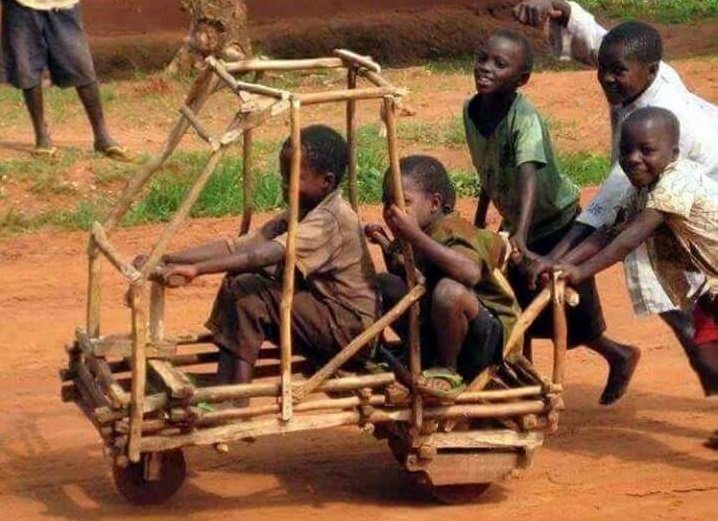 " السعادة أثمن من المال، لأنك لن تجد من يقرضك إياها! "