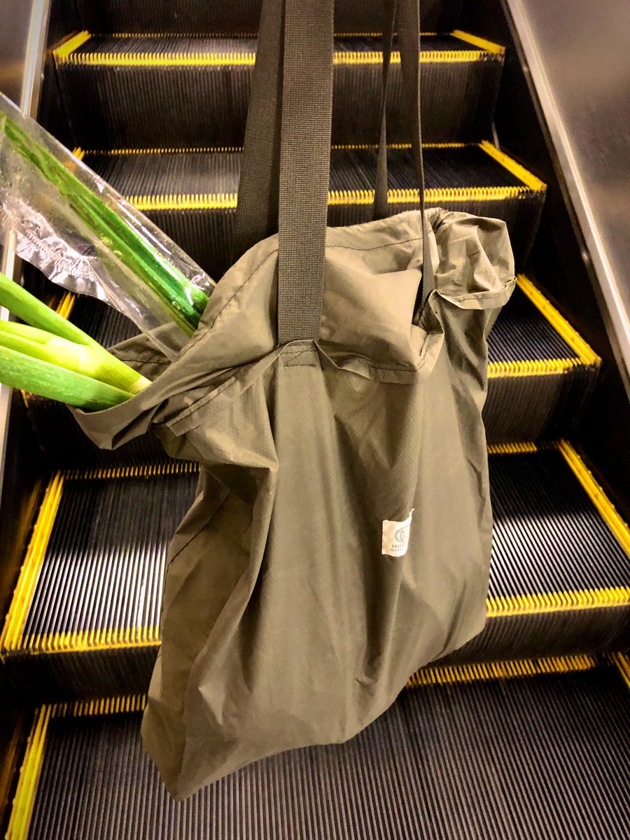 HIIRAGI_CAMP's tweet photo. ネギが似合うバッグはいかがですか?
#campsubbag
#HIIRAGIOUTFITTERS https://t.co/SJiEkf0FME