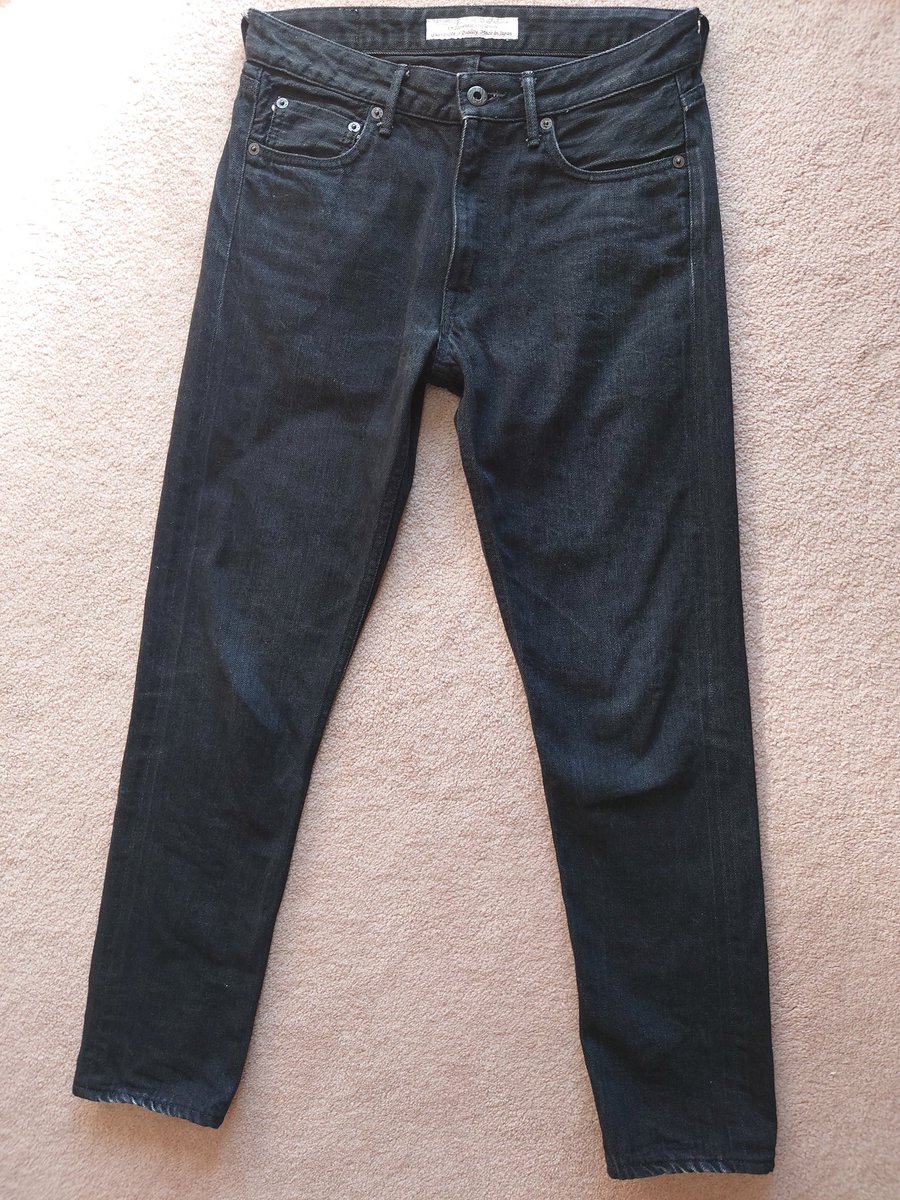 two96099601's tweet photo. 仕事用のブラックジーンズの洗濯。

#JAPANBLUEJEANS https://t.co/efTXND0u8P