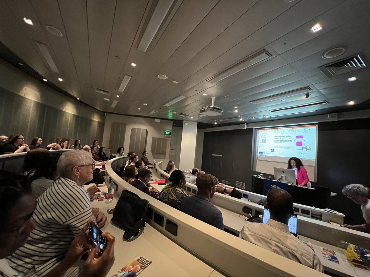 jianrong_zhang's tweet image. What a journey to witness your growth and shine as a mature scholar and leader. I am a proud schoolmate and colleague for you. Big congrats on your PhD completion seminar at @UniMelbMDHS! @ShakiraOnwuka