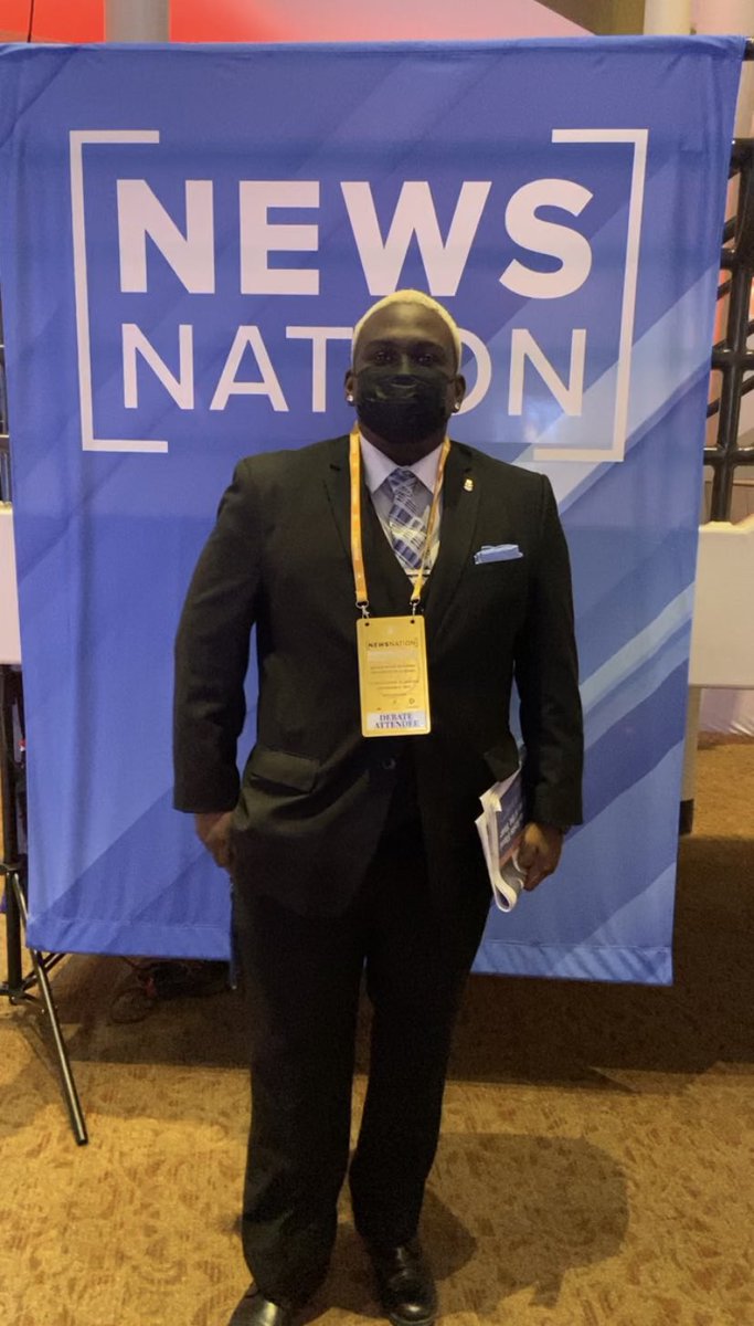 educatedhashira's tweet photo. Today, I had the opportunity to attend my first ever primary debate in person. 🇺🇸 Read below for the rest of the caption! #primarydebate #debate #newsnation #ThisIsNotAnEndorsement #ProudLeftist #ItWasFree https://t.co/ozpowXqqUV
