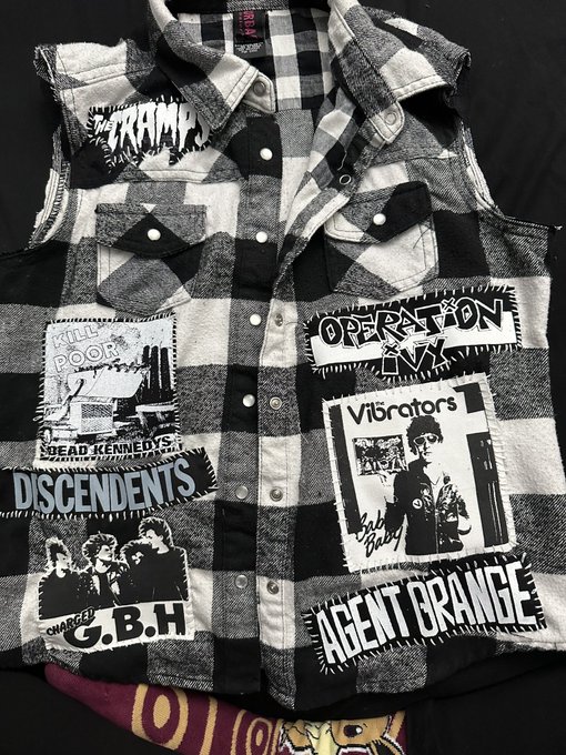 My new little vest project. Put all the patches on today. Might add some buttons and shit later. Any