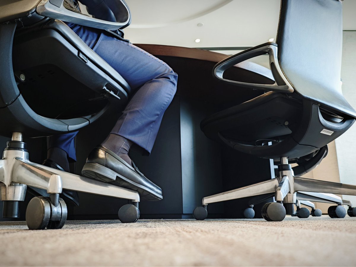 simon_socks tweet media