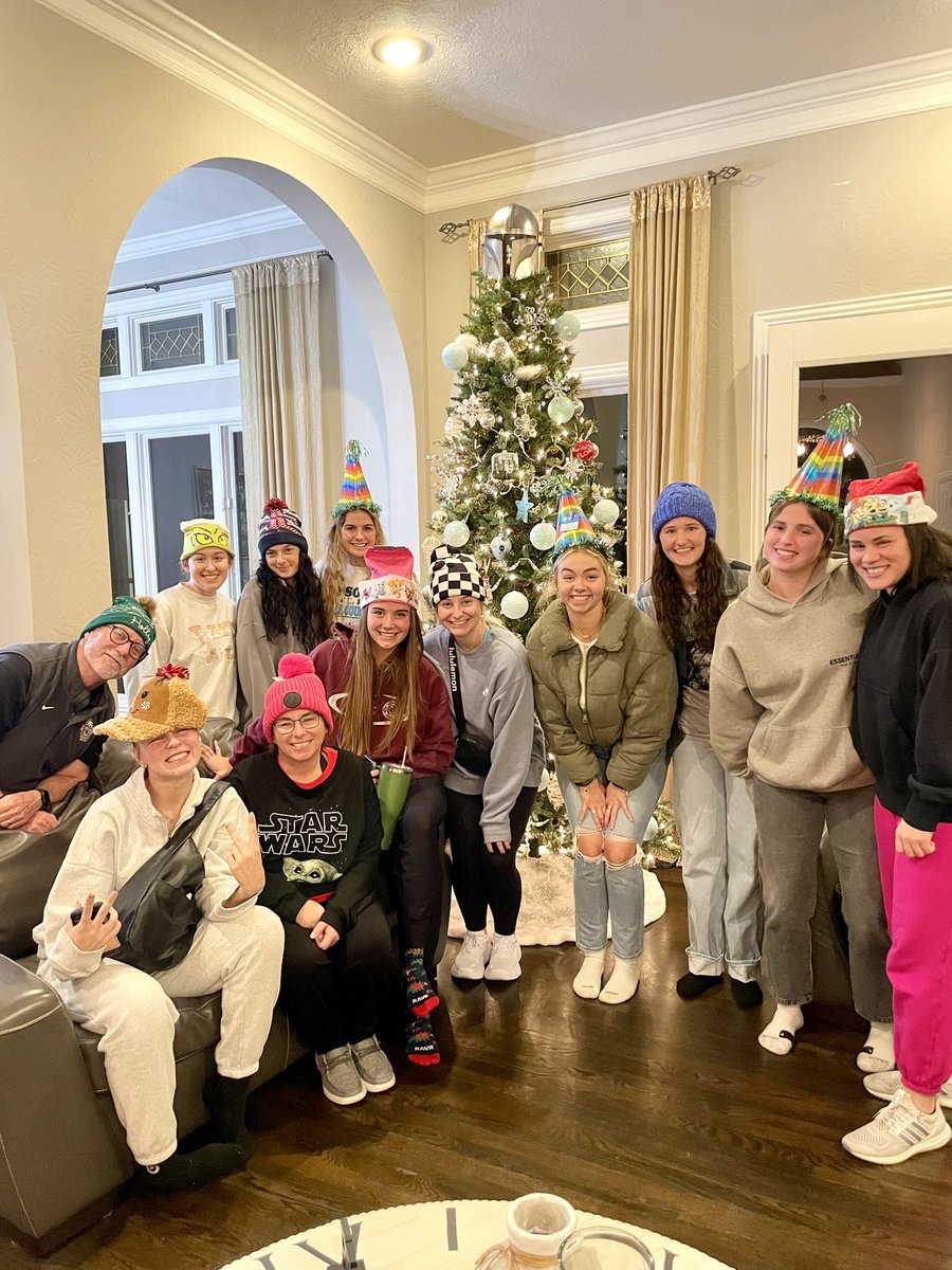 Closing out 2️⃣0️⃣2️⃣3️⃣ with a Christmas Gathering! 🎄
Good food, family fun, and Christmas hat exchange!🎉