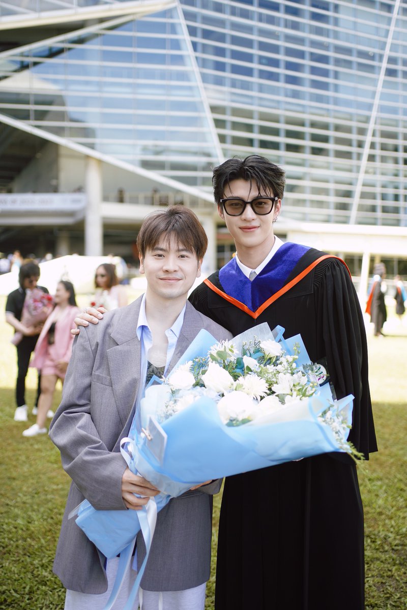 ขอแสดงความยินดีกับ มีน นิชคุณ ขจรบริรักษ์ ที่จบการศึกษา จาก คณะนิเทศศาสตร์อินเตอร์ ด้านโฆษณาและการตลาด หลักสูตรอินเตอร์ มหาวิทยาลัยกรุงเทพ ✨🎉🎊 

#Meennicha8 
#Meennicha8Graduate