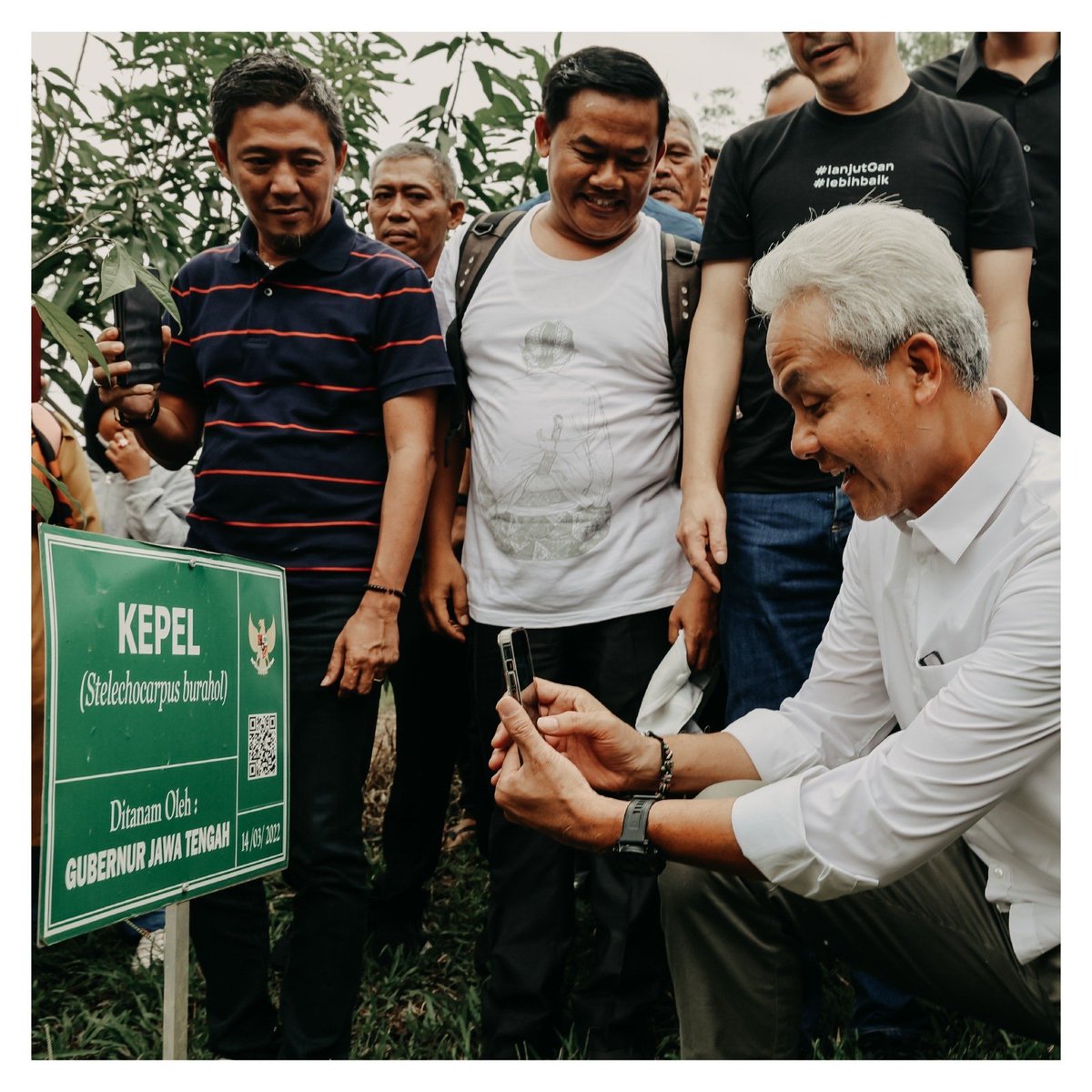 ganjarpranowo's tweet photo. IKN sudah dimulai dan harus dilanjutkan. Bukan sekadar melaksanakan undang-undang, tapi juga komitmen menggerus ketimpangan pembangunan. Dari Nusantara, kita wujudkan pembangunan yang adil dan merata bagi seluruh rakyat Indonesia. https://t.co/n0B3ZB8ebM