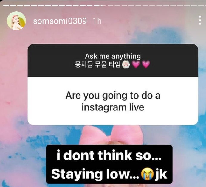 somihourly's tweet photo. somi just don’t care she’s the realest and funniest idol there is 😭😭😭 https://t.co/GLCT4AEjU4