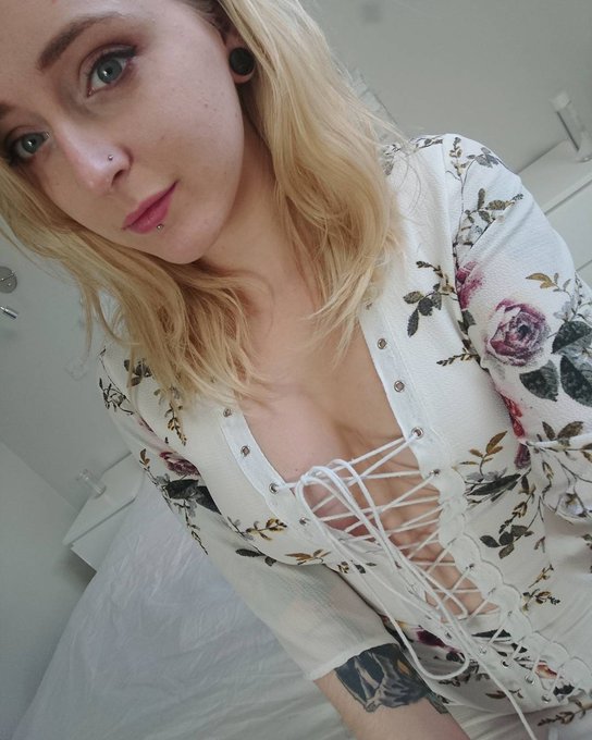 Guten Morgen ☕️☕️
Mich von hinten lecken - Like und Retweet 👅💦