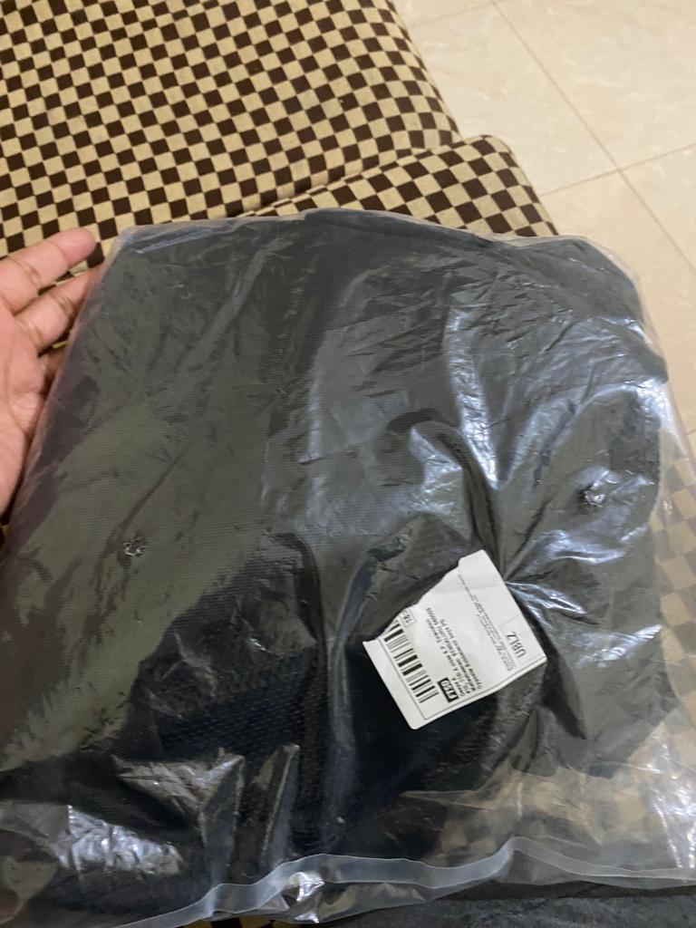 Mithun_84's tweet photo. @amazonINHelp is this the new normal for Amazon Prime delivery? 2 issues in a week! Last week - lost package &amp; this week - damaged package confirmed by delivery boy.
Fix your delivery experience instead of spamming me with 100 calls/day for Amazon Pay Later which I pay on time! https://t.co/iGmJDTbgbv
