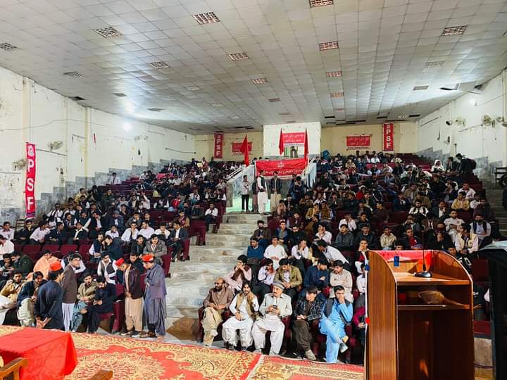 Tahirshahkakar5's tweet photo. په ساينس کالج کښي د شه راغلاست دستوره ته د اي اين پي ضلع کوټي سيکرټري حمزه کاکړ، صوبائي سوشل ميډيا سيکرټري روزالدين کاکړ او معصوم خان میرزی   ويناوي وکړي.
#PSFBalochistan
@M_Ihtisham03 | @AsgharAchakzaii | @rozahdin | @PSFMarkaz
@KakarHassanKhan https://t.co/9YhsyP7ITK