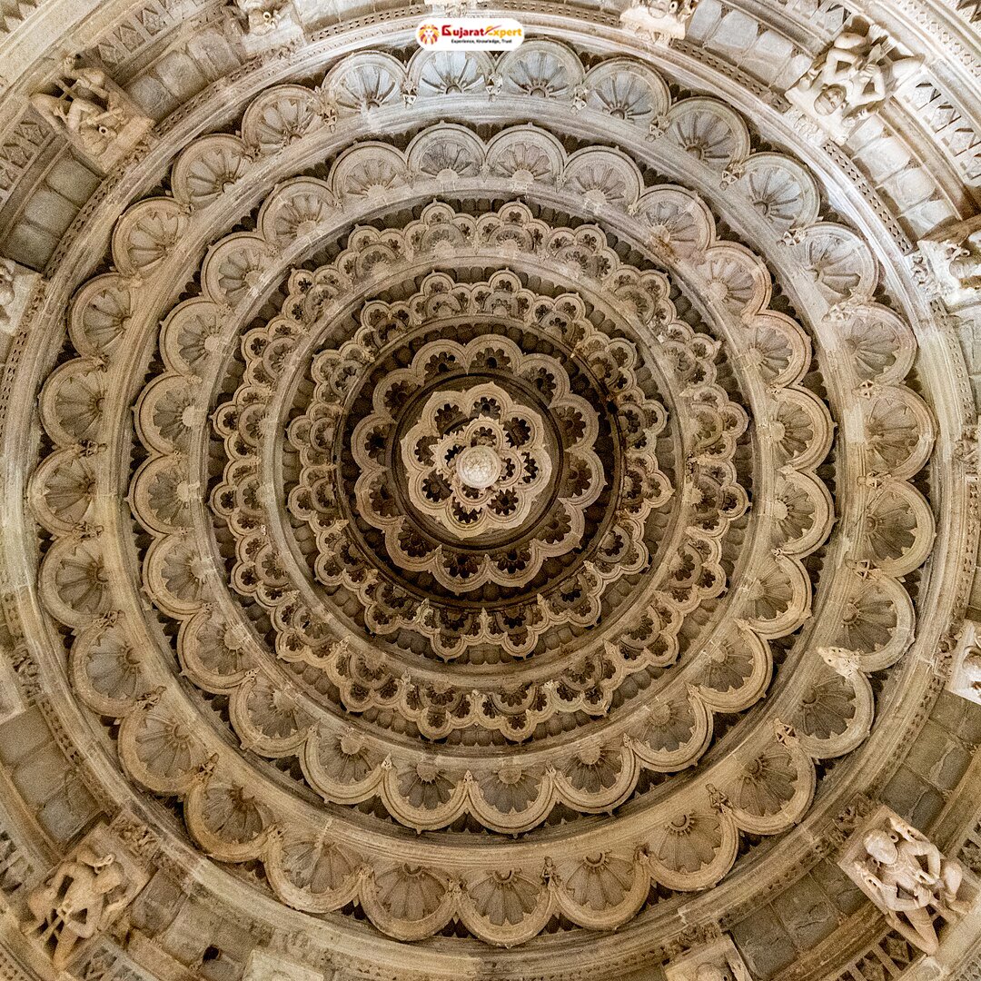 expert59047's tweet image. Step into a world of divine tranquility at the enchanting Kumbharia Jain Temples. 🌟 
The Jain temple has facilities of Dharamshala and Bhojanshala for devotees.
#KumbhariaJainTemples #SpiritualHaven #ArchitecturalSplendor #SerenityUnleashed #jaintemple #temples