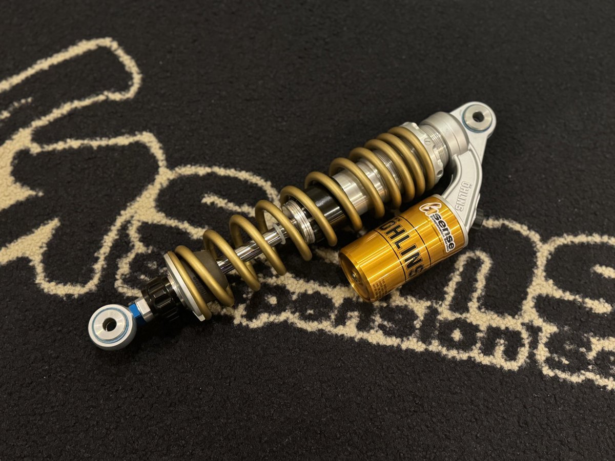 GsenseOfficial's tweet photo. #Gsense はオートバイ以外に、
 #チェアスキー 用 の #OHLINS ワンオフ品も制作可能です
パラリンピック日本代表のサポート経験やデータがありますのでお客様の用途に合ったOHLINSサスペンションをご提示出来るので、お気軽にお問い合わせ下さい。
KA131ベースで制作し、SPGカラーオーダー品な1品。 https://t.co/tzkKqPlIQR
