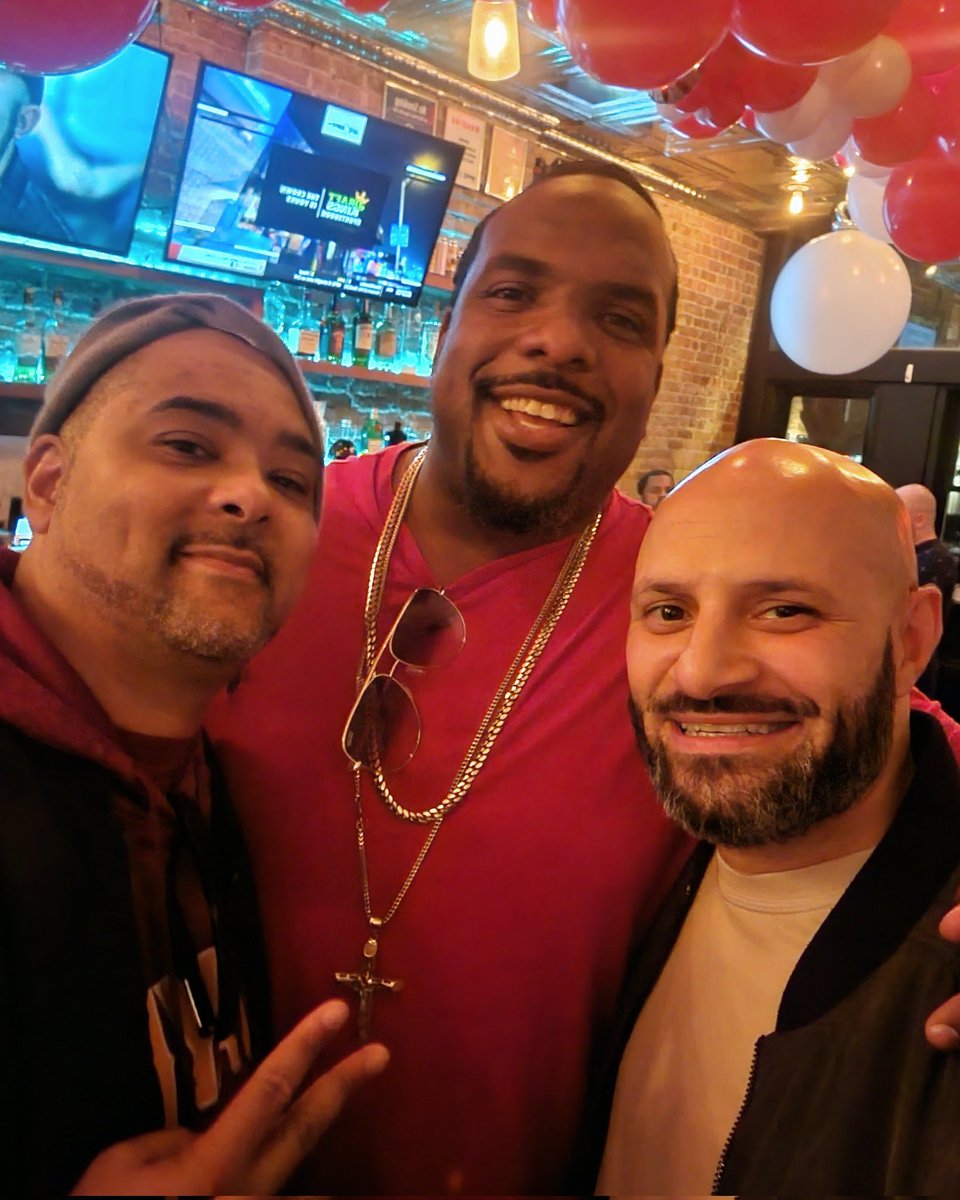 Chilling with my guys former NFL player, Willie Colon and my brother Lou!! #UpHayes