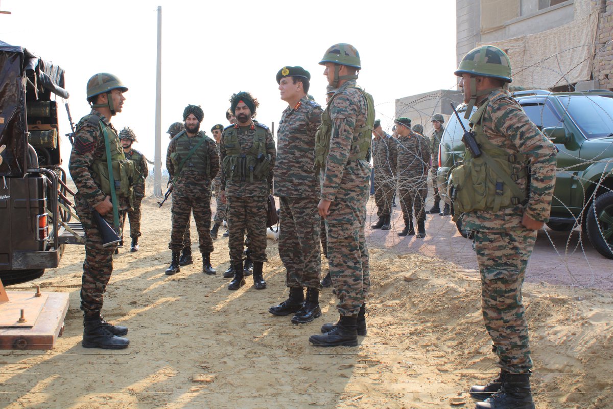 #LtGenDhirajSeth, #ArmyCdrSWC visited the forward areas of #RanbankuraDivision and reviewed the battle readiness of the formation. Army Commander received a first hand account of various tactical drills rehearsed by the formation and its units and the #synergy achieved between