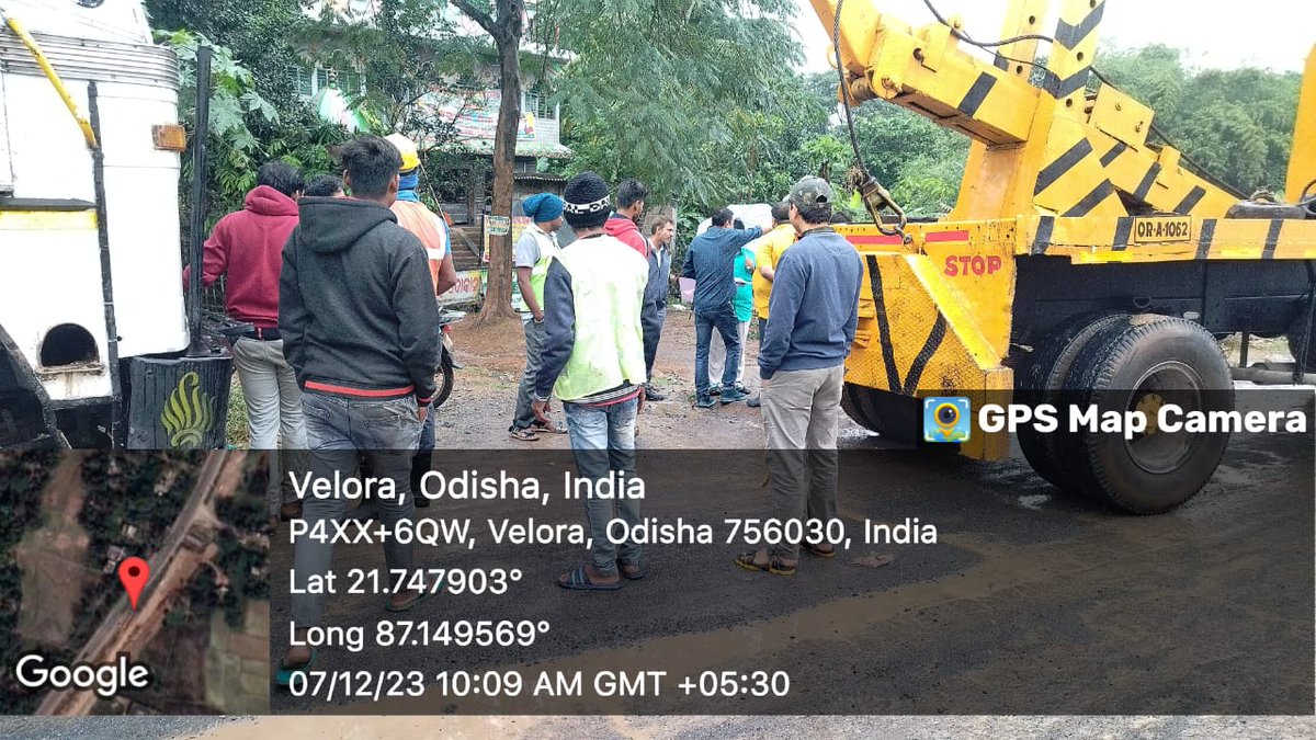 DMBaleshwar's tweet photo. #ZeroFatalityWeek
Shifting of the stuck/broken vehicles at Black spot areas being done by the RTO and his teams ensure smooth movement of vehicles on the National Highway.
@CMO_Odisha @MoSarkar5T @STAOdisha https://t.co/8oTFXTFYKN