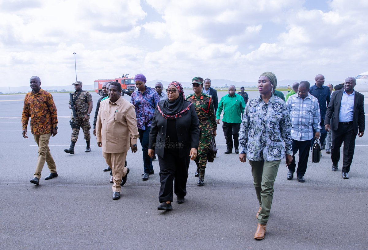 Rais wa Jamhuri ya Muungano wa Tanzania, Mhe. Samia Suluhu Hassan, amewasili katika uwanja wa ndege wa Kimataifa wa Kilimanjaro tarehe 7 Desemba, 2023 tayari kuelekea Katesh wilayani Hanang kulipotokea maafa ya mafuriko makubwa.