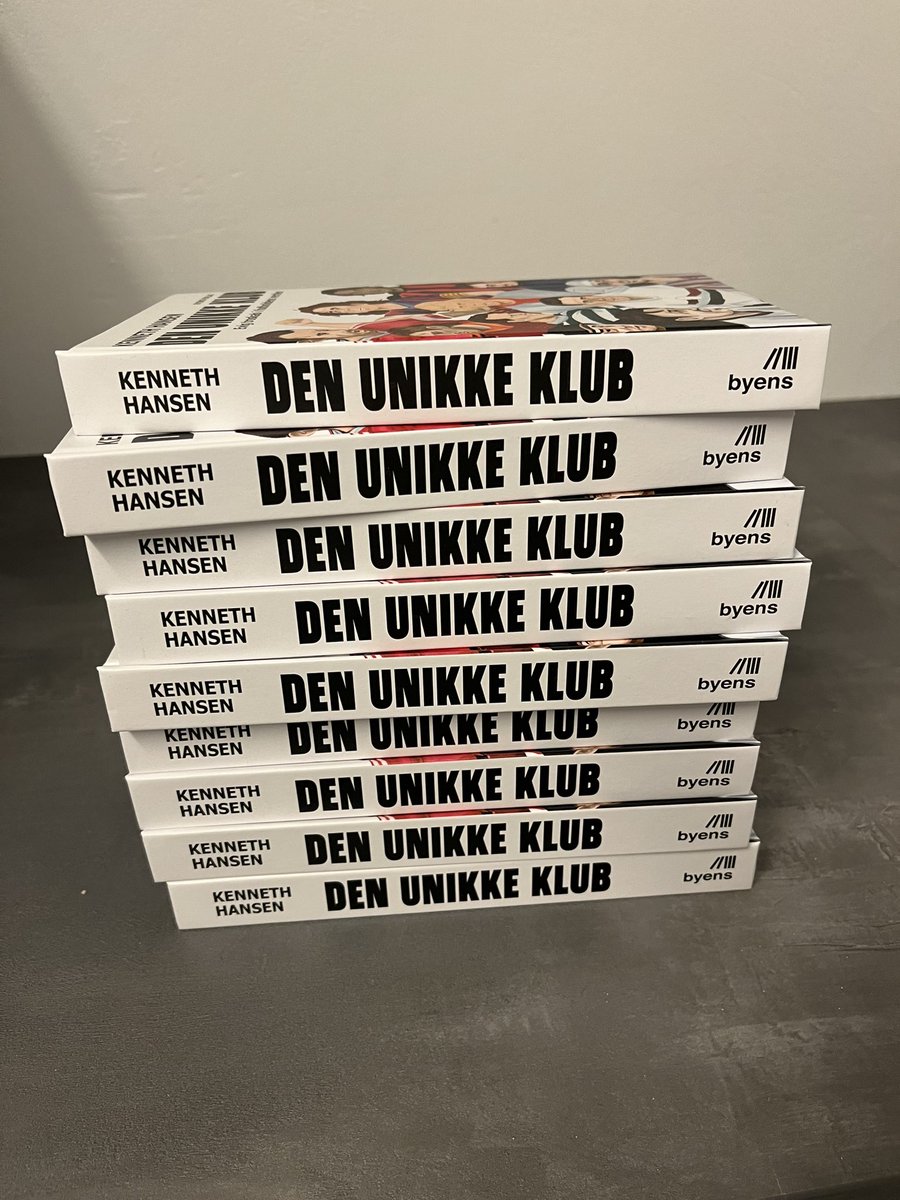 9 bøger tilbage til juletræet. Mangler du stadig en pakke til onkel Jan, til pædagogen i din datters SFO eller står du for mandelgaven i år…så finder vi ud af det…135 kroner er prisen…#oneclubplayers