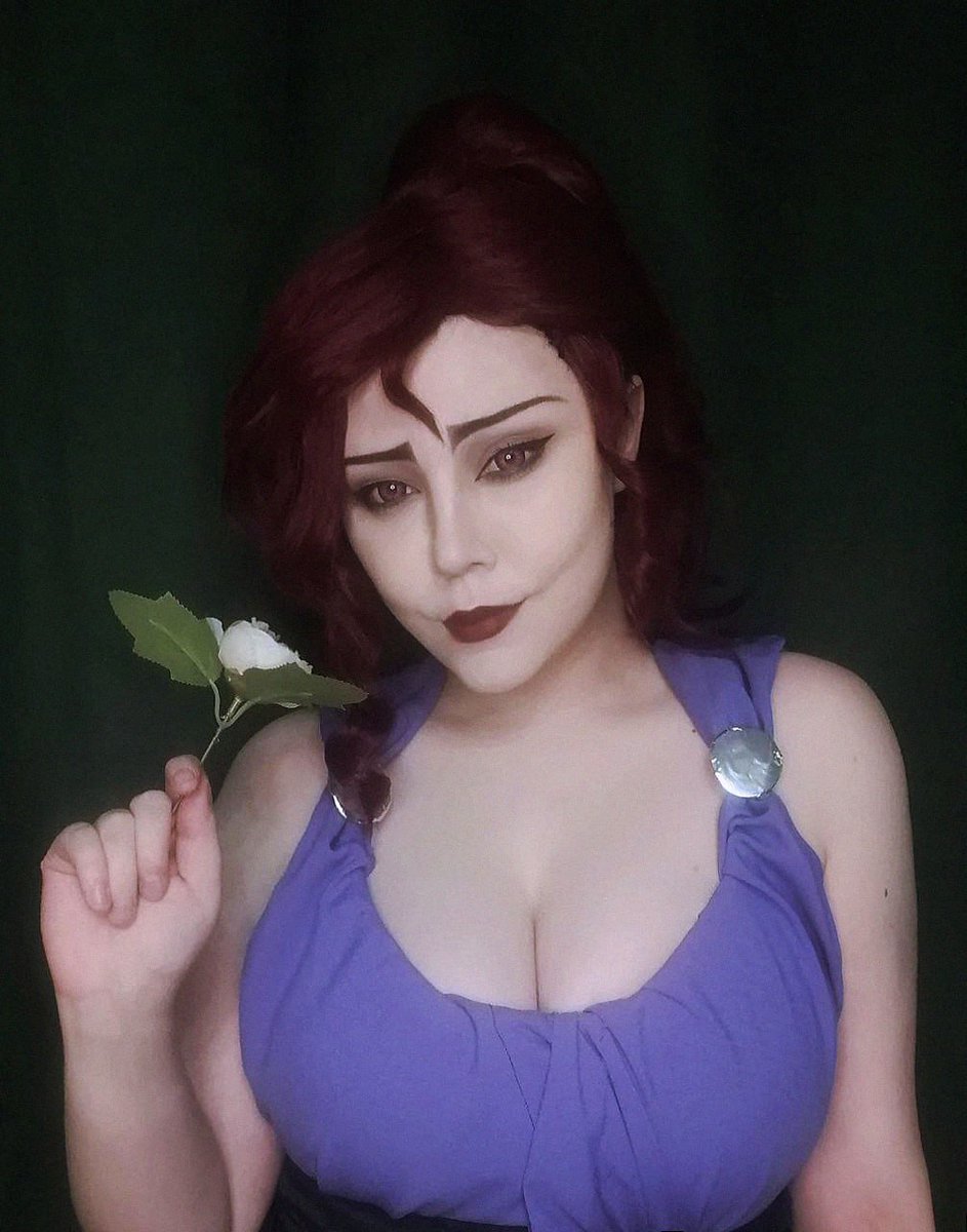 Inta_cosplay's tweet photo. Любимая дама диснея 😫🤲🏻💕
#megara #hercules #Disney https://t.co/L9wuCdYTFj