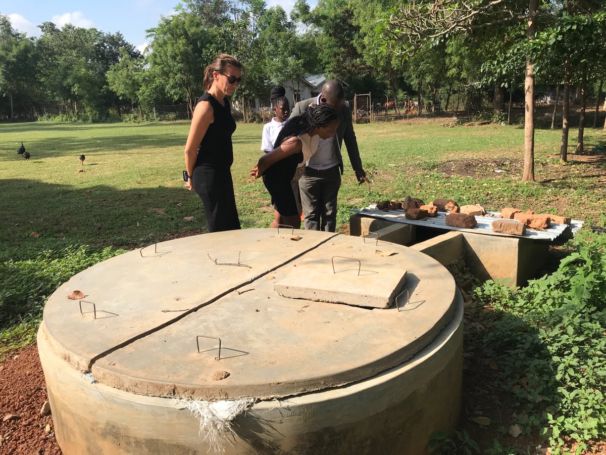 GggiUganda's tweet photo. Exploring inspiring green businesses in #SorotiCity! From #sustainable practices to #eco-friendly #innovations with a focus on a circular economy model. 🌿 🌍

#NichoVentures-Plastic Recycling #LeniConsultants-Energy Bio-digesters #AppropriateEnergySolutions-Briquettes https://t.co/HpswXwn7C9