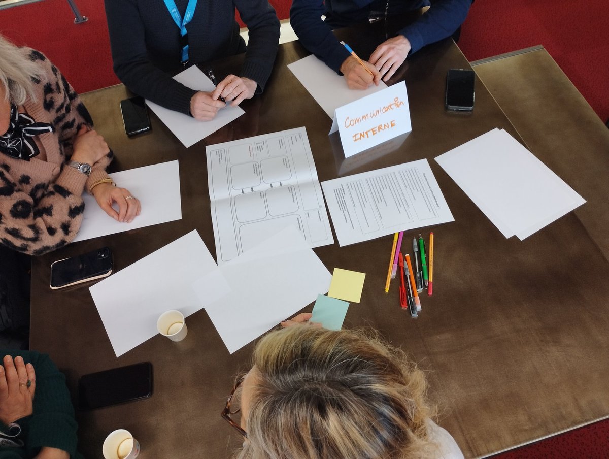 SorinBaptiste's tweet image. [#CapCom23] Ça cogite au FabLab "Co-construire sa première heure de #communication de crise face à une cyberattaque" 🤗 Un bon cas pratique pour se préparer et anticiper 👏
#ComPublique #cybersécurité #ComDeCrise #numérique