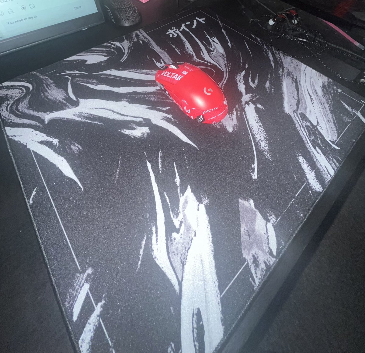 Forgot to tweet earlier trying out  <a href="/locusdotgg/">locus.gg</a> mousepad with new mouse skates