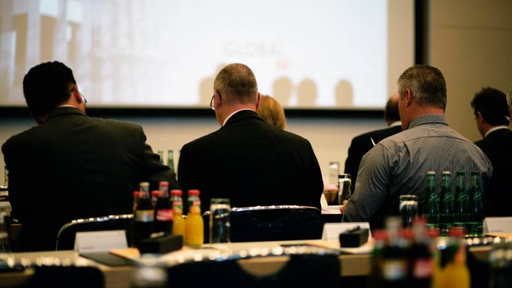 Une banque qui appartient à ses clients, est-ce que ça change vraiment tout ? bit.ly/47J6iup