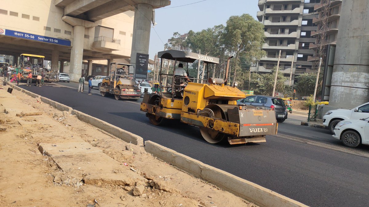Gurgaon = Golf course road only!!

Neglecting all other roads filled with huge potholes, recarpeting golf course road which is already in good condition.
<a href="/MeraGurgaon/">मेरा गुड़गांव GurGaon 🇮🇳</a> #Gurgaon #MilleniumCity