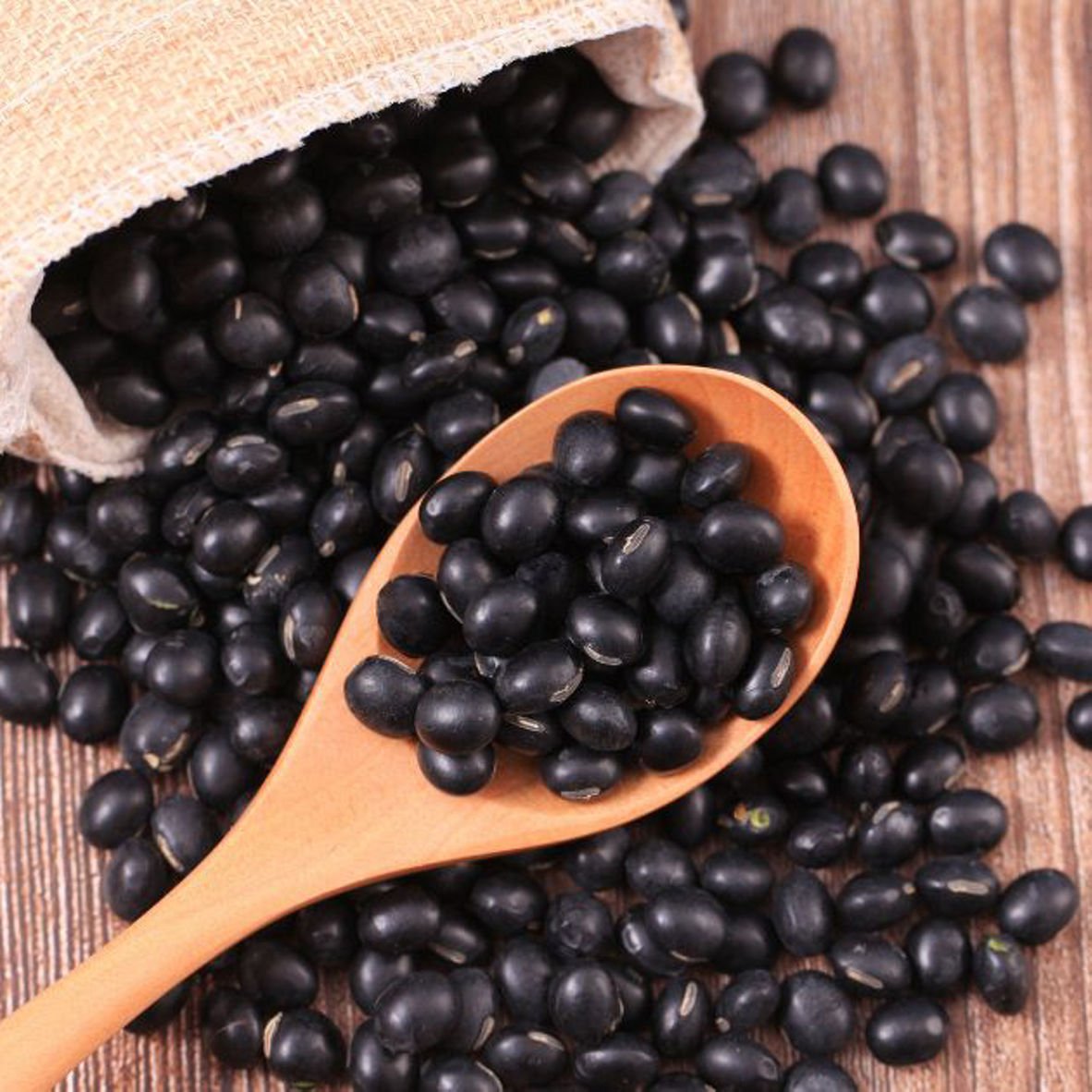 BenWork99's tweet image. Đậu đen

Giống như nhiều loại đậu khác, đậu đen là một nguồn cung cấp chất xơ, protein và folate tuyệt vời. Ăn đậu đen là một thói quen trong chế độ ăn uống ở Trung và Nam Mỹ. Trong một cốc (172 gram) đậu đen nấu chín chứa khoảng.