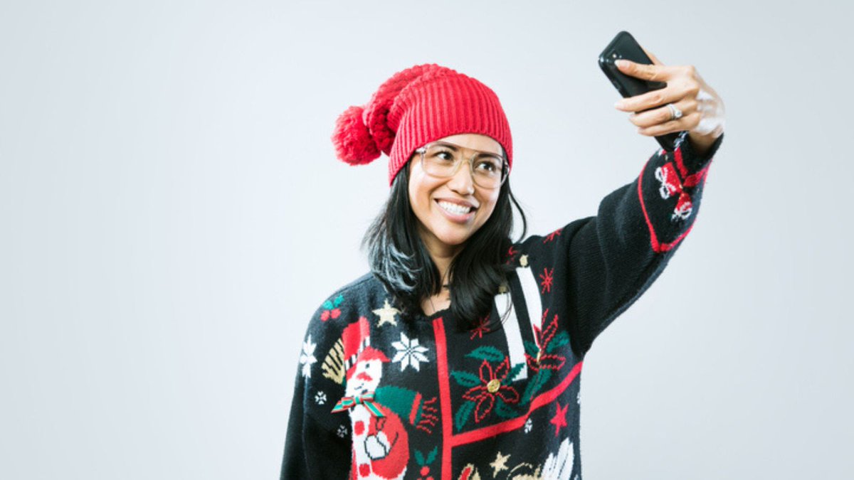 Rockin' around the Christmas tree in style! It's Christmas Jumper Day, match your outfit with your glasses for the festive perfection!