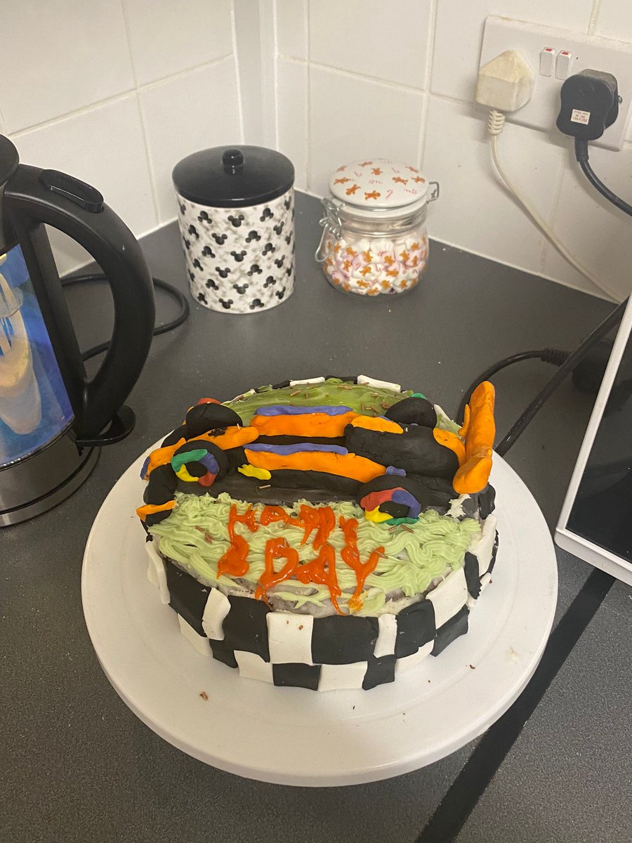 sarkar172's tweet photo. @Kwik_Fit @ContiUK Lando norris. My daughter made this cake for my son's birthday xx https://t.co/wu5Jl2zmTk