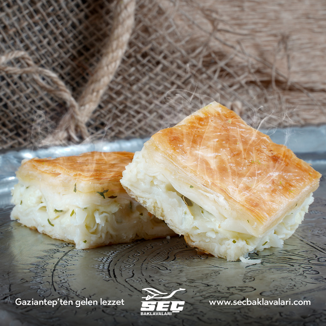 Seç baklavaları, geleneksel lezzetin ve ustalığın bir araya geldiği , su böreğiyle enfes bir bağ kuruyor. Her bir katmanın inceliği, her dilimde lezzet şölenini çağrıştırıyor. Seç baklavaları 'nın su böreği, damaklarda unutulmaz bir lezzet yolculuğu vadediyor.

(0342) 328 98 98