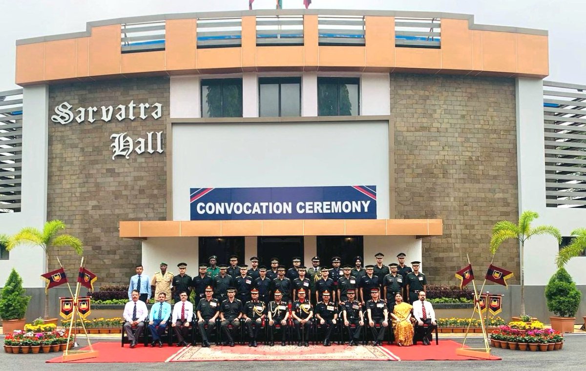 adgpi's tweet photo. General Manoj Pande #COAS delivered the valedictory address at the Engineer Officers’ Degree Engineering #EODE & Technical Entry Scheme #TES courses during the Scroll Presentation & Convocation Ceremony at the College of Military Engineering #CME, #Pune.
#COAS, in his valedictory address, emphasised on ever evolving multi-domain challenges & exhorted the graduating officers to keep abreast with the latest advancements to incorporate best engineering practices towards furtherance of operational missions.
#COAS also awarded the meritorious students for their exemplary performance during the course.
#IndianArmy