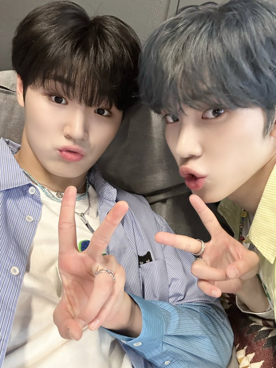 [#은섭]
엽이 형 생일 축하해요🥳🥳
오늘은 생일이니까 형이 주인공🤗🤗
제일 행복하게 하루 보내요!! 
하고 싶은 거 다 하고 항상 고마워용🥰
🎂🎂

#루네이트 #LUN8
#HAPPYCHAELDAY
#준엽아_생일추카엘
#WinterPrince_ChaelBirthday