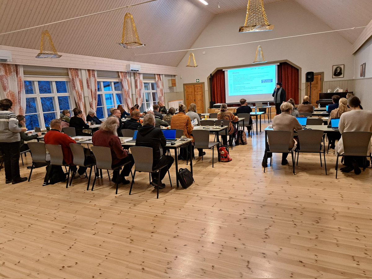 KuusistoJuhaM's tweet photo. Valtuustoseminaari alkamassa Västilän Voimantalolla. Aiheena strategiakauden puolivälikatsaus. Kumppanina @FCG_Group johtava konsultti @anni_antila  @KL_uso https://t.co/pWN3BrxkTz