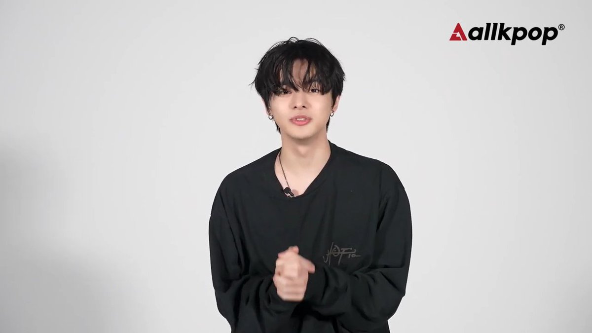 dayofleo's tweet photo. i'm so proud of him his song was more than good and i hope that he feels 100% satisfied with himself and everything he offers, me and all his fans are definitely sooo proud of him and i will always and forever support my beloved leo 𖹭  ִֶֶָָ֢  
@LEO_131official  #LEELEO #리오 https://t.co/j7VrhjNZHz