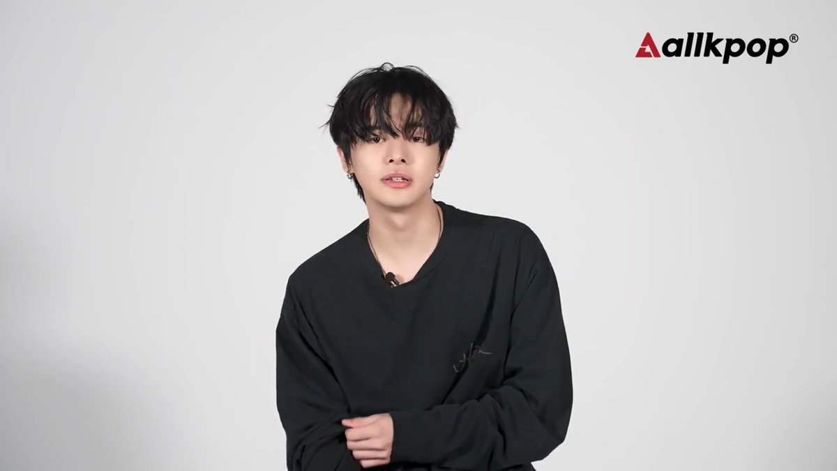 dayofleo's tweet photo. i'm so proud of him his song was more than good and i hope that he feels 100% satisfied with himself and everything he offers, me and all his fans are definitely sooo proud of him and i will always and forever support my beloved leo 𖹭  ִֶֶָָ֢  
@LEO_131official  #LEELEO #리오 https://t.co/j7VrhjNZHz