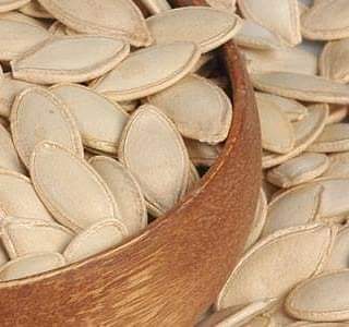 Çekirdek çitlemek.İsviçre'de bir klinikte hekimin hastasına her akşam bir avuç çekirdek çitlemesini önermesiyle  incelemiştim ilk kez,çocukluğumuzun çekirdeğini.sonrasında bacak krampları olan hastalarımda magnezyum seviyesi hafif düşükse,önerdim.Ve bugün 82 yaşında