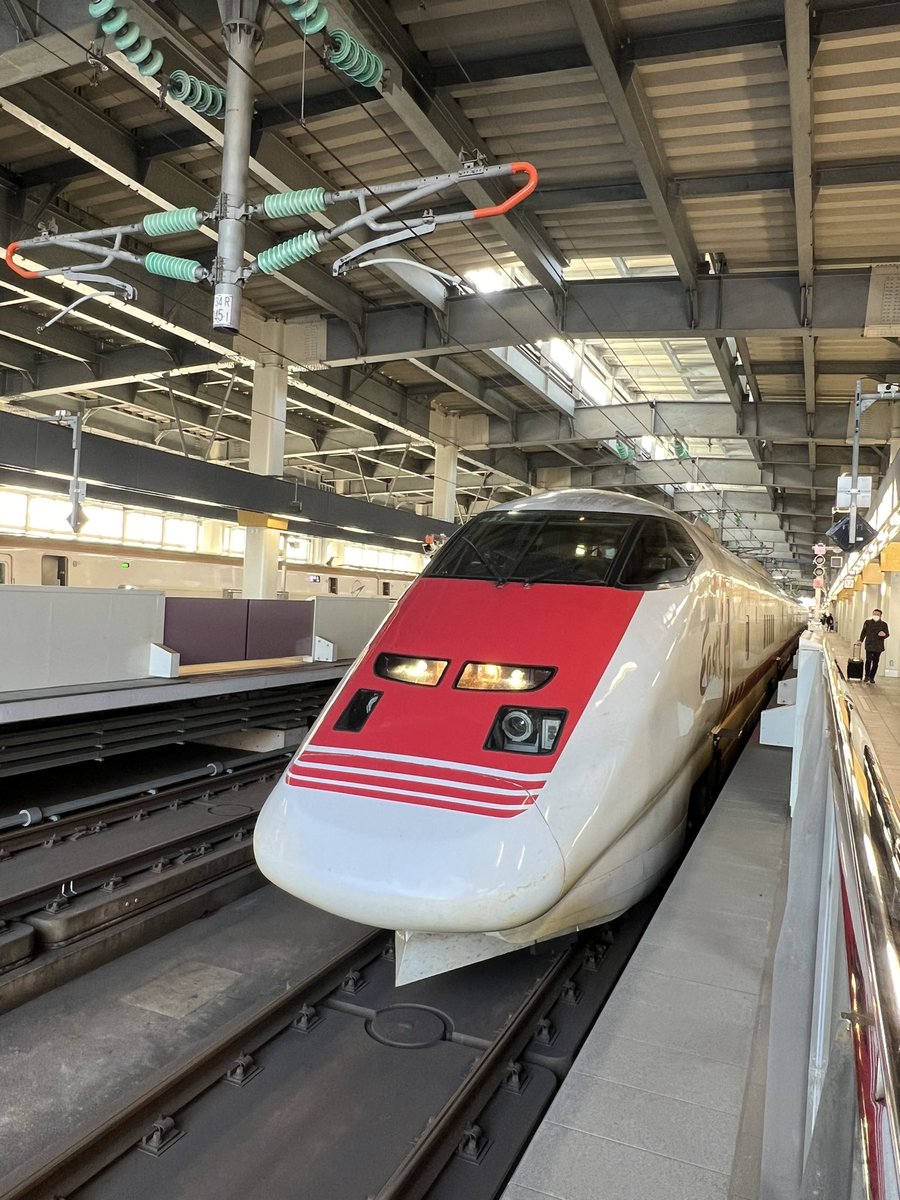 aoi_futon's tweet photo. JR東日本版ドクターイエローの『East ℹ︎』！！🤩🤩🤩
なにか良いことあるかな？🤩🥰😁

時間軸めちゃくちゃ🤣

＃Eastℹ︎ https://t.co/YZ99JpeP3v