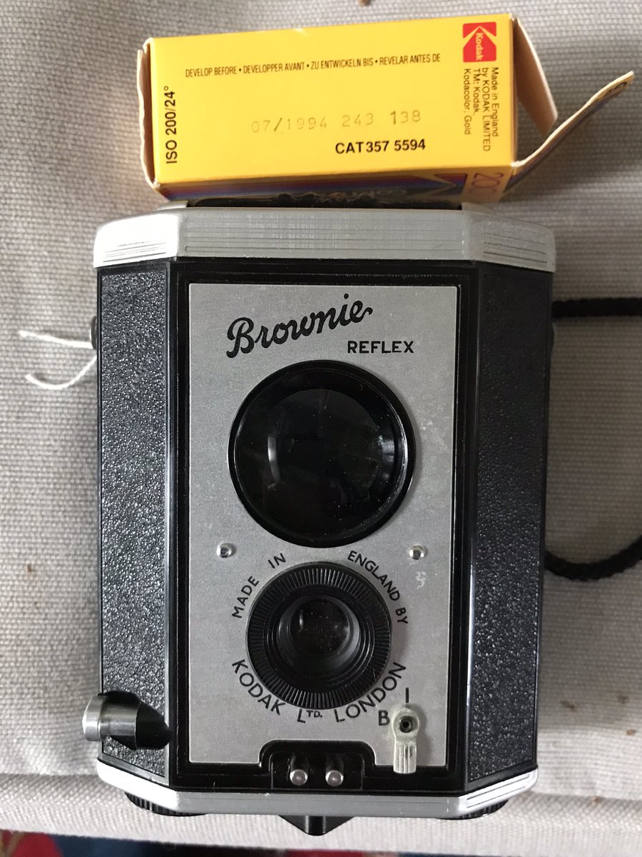 lindellsnr's tweet photo. #127film day (12/7/2023 in the US) and I’ve used a 60+ year old #KodakBrownie #BrownieCamera Reflex and Kodak Gold 200 expired July 1994, why wouldn’t I expect brilliance? https://t.co/Pf65iyKzeq