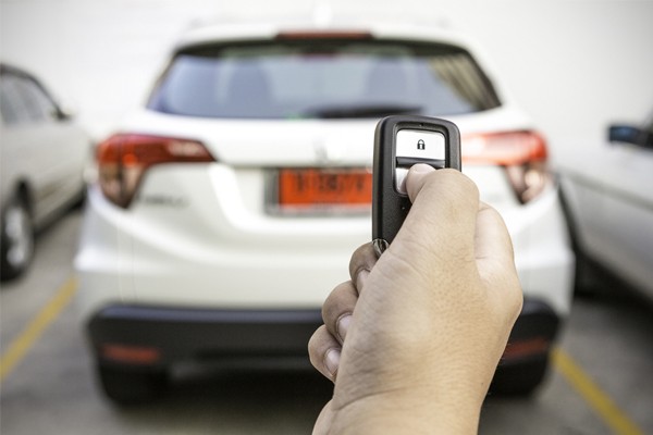 _ArriveAlive's tweet photo. How to minimise risk of car remote jamming crime in South Africa https://t.co/2aZCDxyCiI #ArriveAlive #RemoteJamming #VehicleCrime https://t.co/5WhUMzCLID