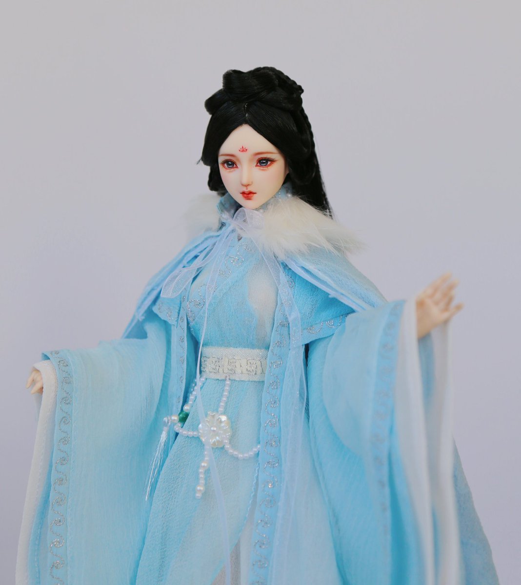 stellatan0107's tweet photo. Major Snow
大雪. 天涯霜雪霁寒宵
Hanfu Chinese Traditional Clothing
#ob27 #obitsu27 #bedoll #古风娃娃 https://t.co/Q0j8Y3VeMD