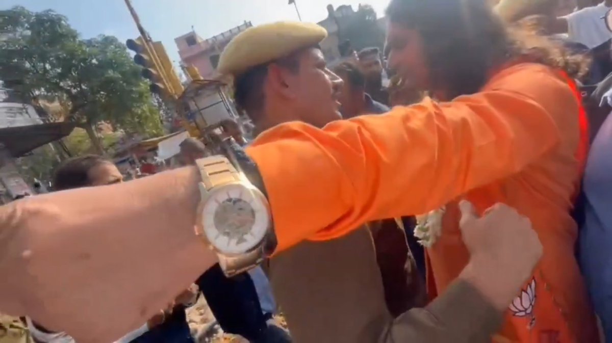 Yash0210B's tweet photo. @Anil_Kumar_ti What kind of watch is this any ideas? https://t.co/qPScRPYkS9