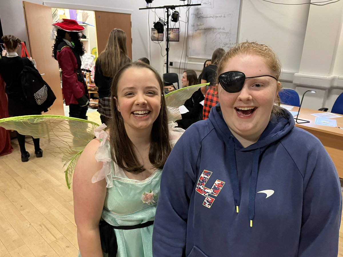 pa_ths's tweet photo. One more week to go! One more week till Panto, so must be time to get costumes sorted! 🧚🏴‍☠️🗡️🎄
Don’t miss out on tickets for our Concert &amp; Panto, come to the Performing Arts Faculty base for info! https://t.co/IzUdjJJWDo