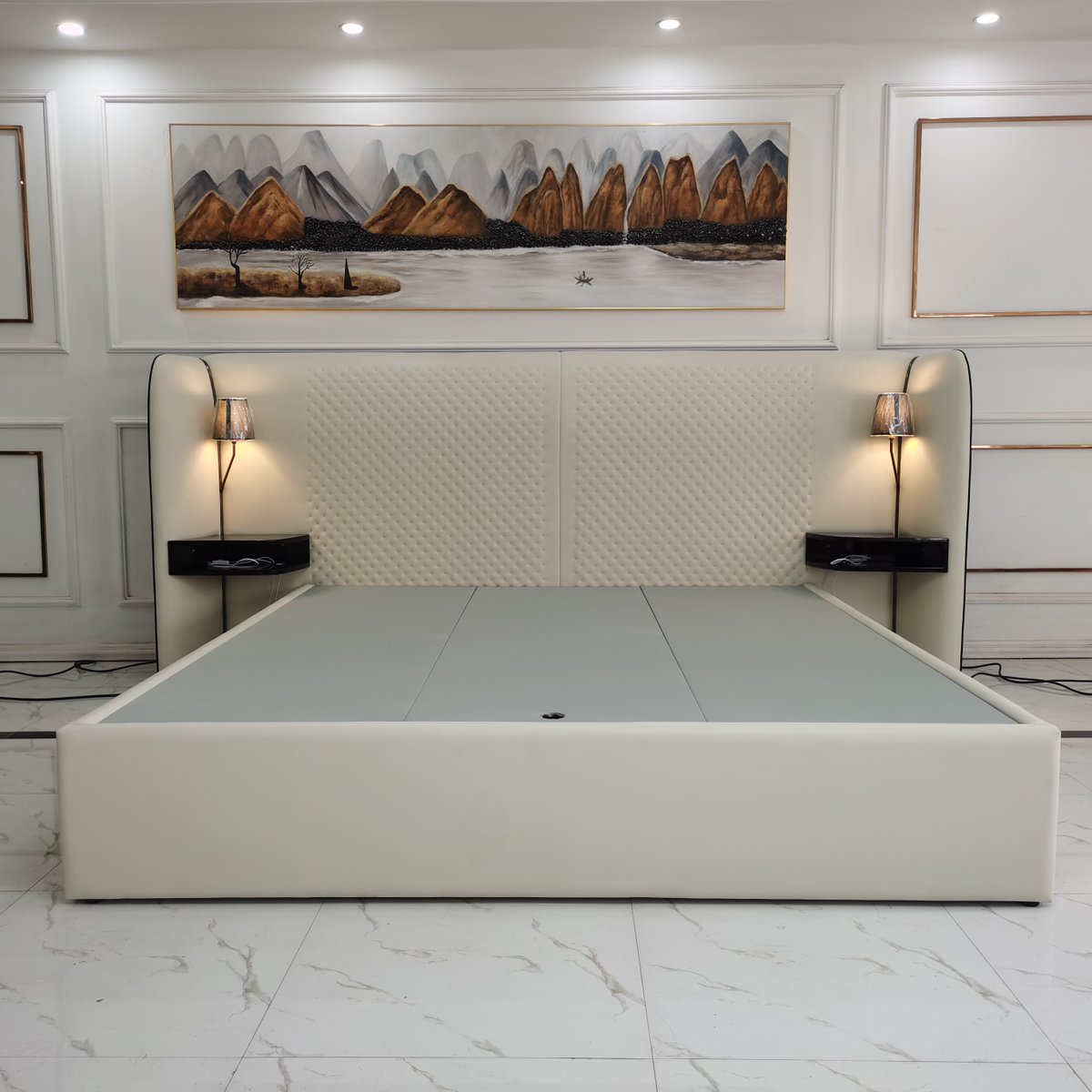 cassiezhan10599's tweet photo. Italian style double bed with LED bedside lamp
#doublebed #homedecor #bedroomdecor #NewYearNewHome #christmasdecoration https://t.co/2bUQ0s5Mww